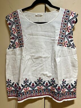 Cache Cache France White Boho Embroidered Sleeveless Top Size 40 L NWOT